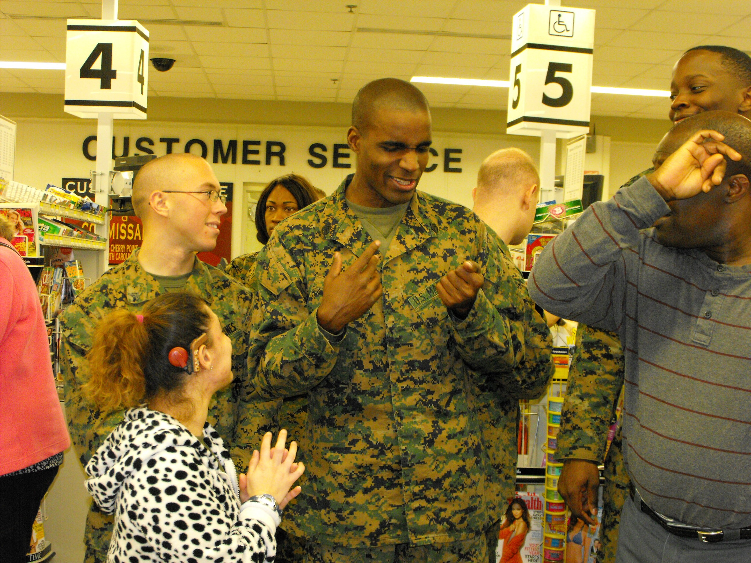 ./2011/Commissary Games/MCAS Cherry Pt Commissary 0051.JPG